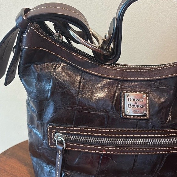 Dooney & Bourke Vintage Croc pattern Leather dark brown Shoulder Bag - Picture 4 of 17